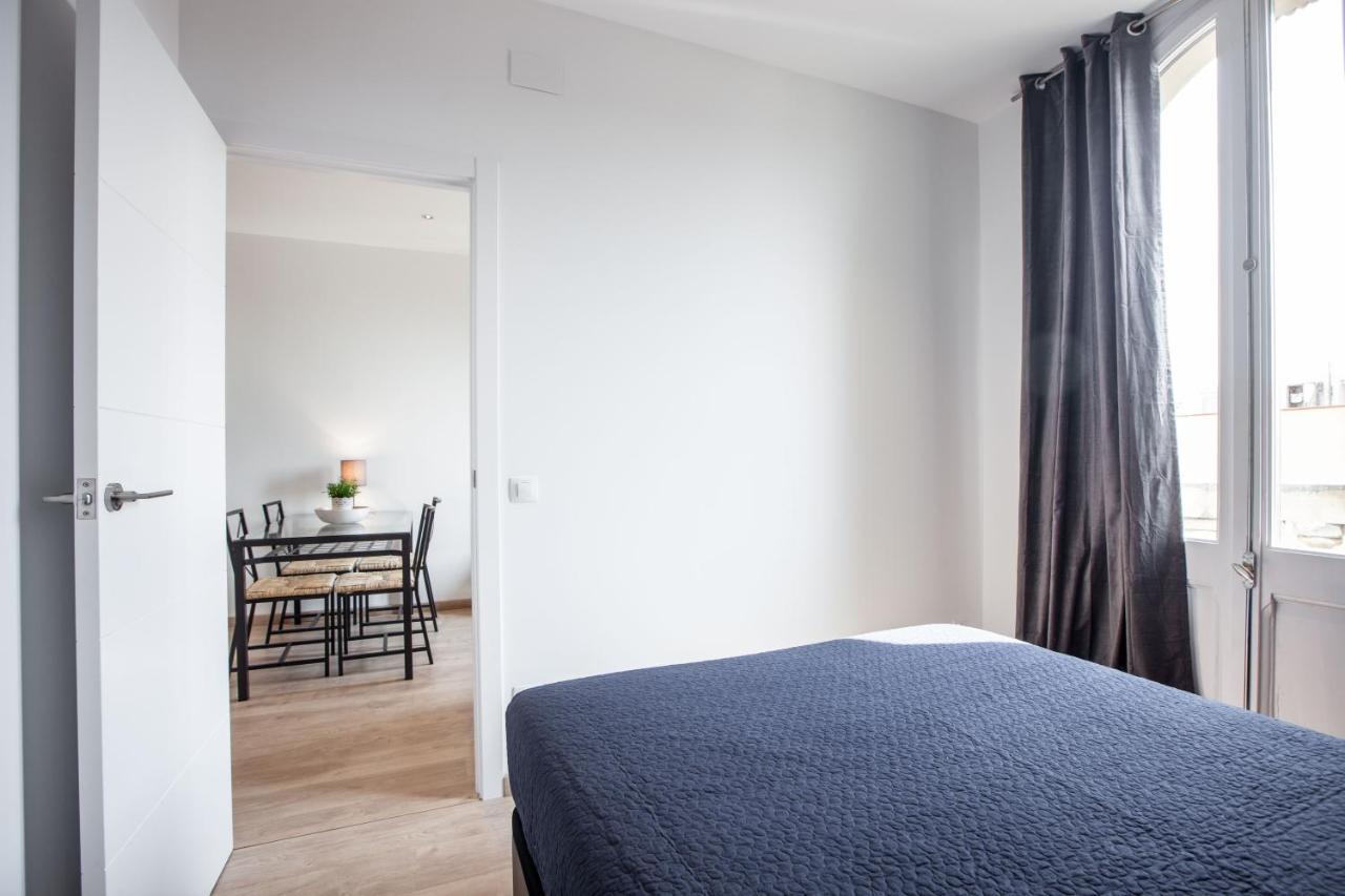 Bright Apartment With Balconies 34 バルセロナ エクステリア 写真