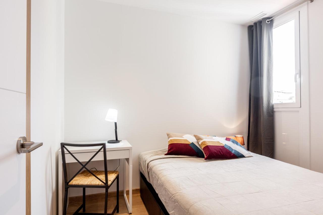Bright Apartment With Balconies 34 バルセロナ エクステリア 写真